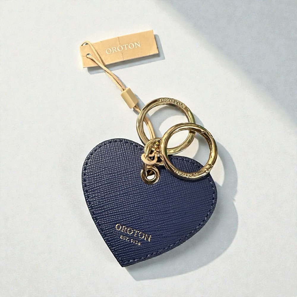 Oroton Saffiano Leather Heart key chain/bag charm in Navy Blue/Gold hardware NWT
